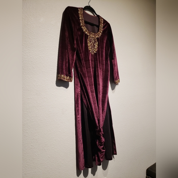 Handmade Beaded Velvet Dress - Picture 3 of 8